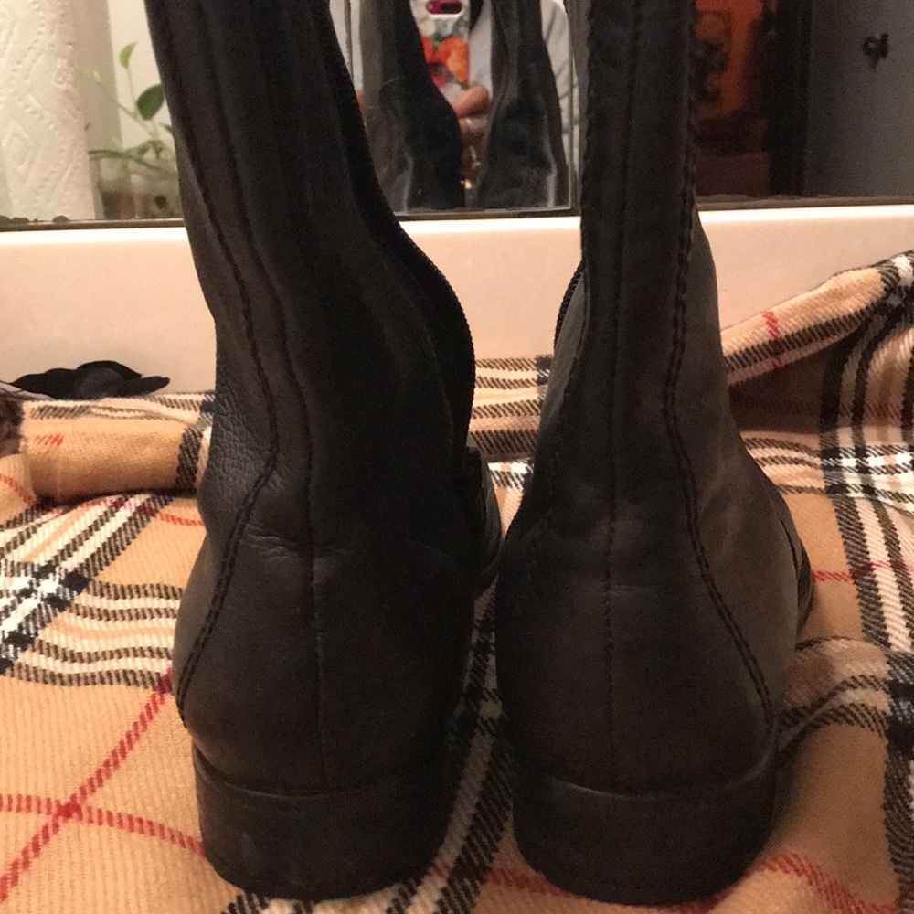 Boots - Picture 3 of 4